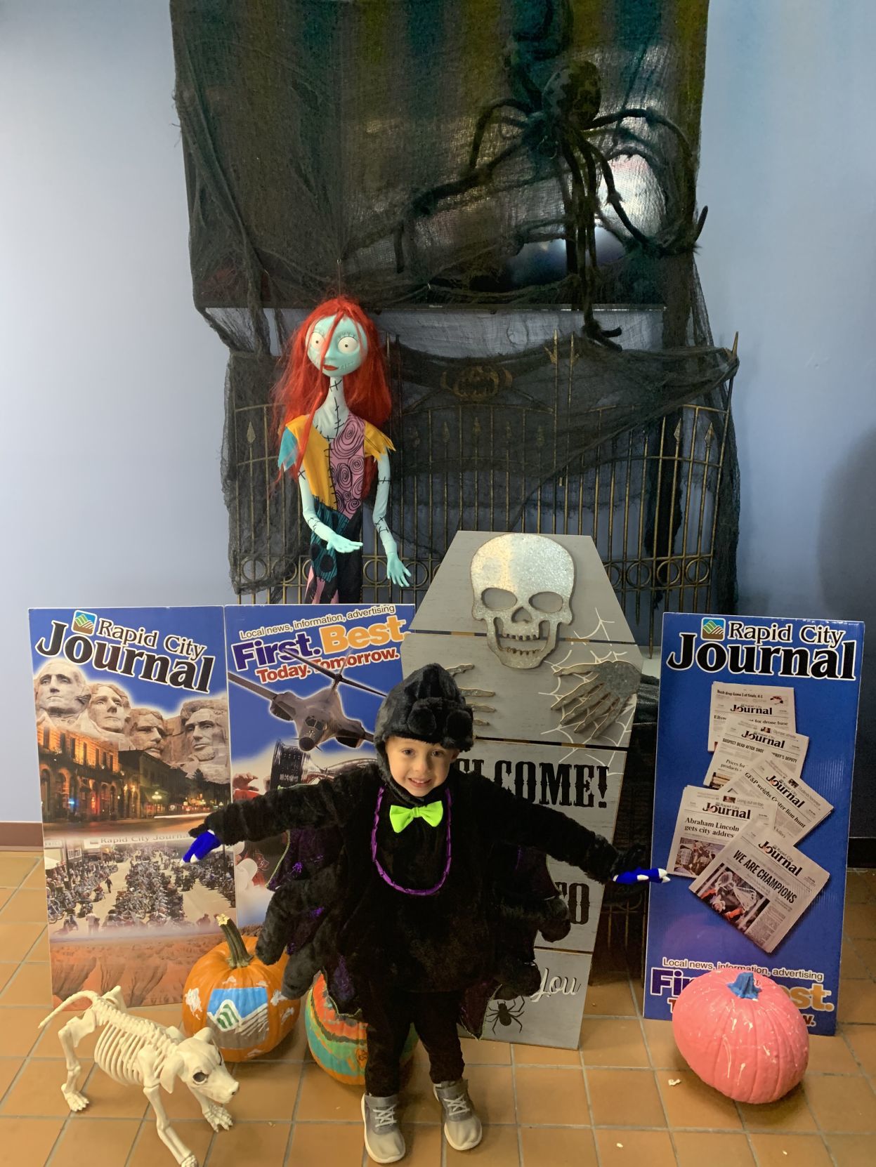 Halloween Pictures to run in Thursday's paper 067.JPG